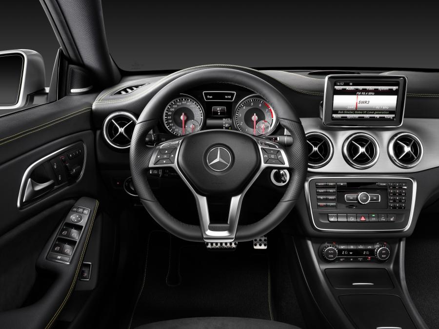  Mercedes-Benz CLA250 2013 года  (фото 3 из 33)